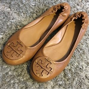 Torry burch ballet flate cream color